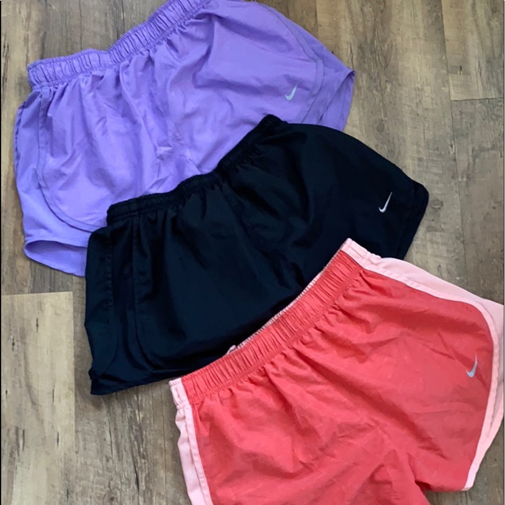 FOUR pairs of Nike shorts bundle
